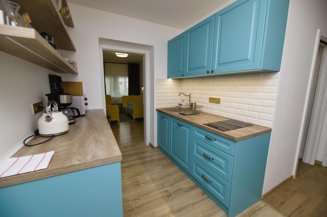 Central Apartment - Folk District Братислава Екстер'єр фото