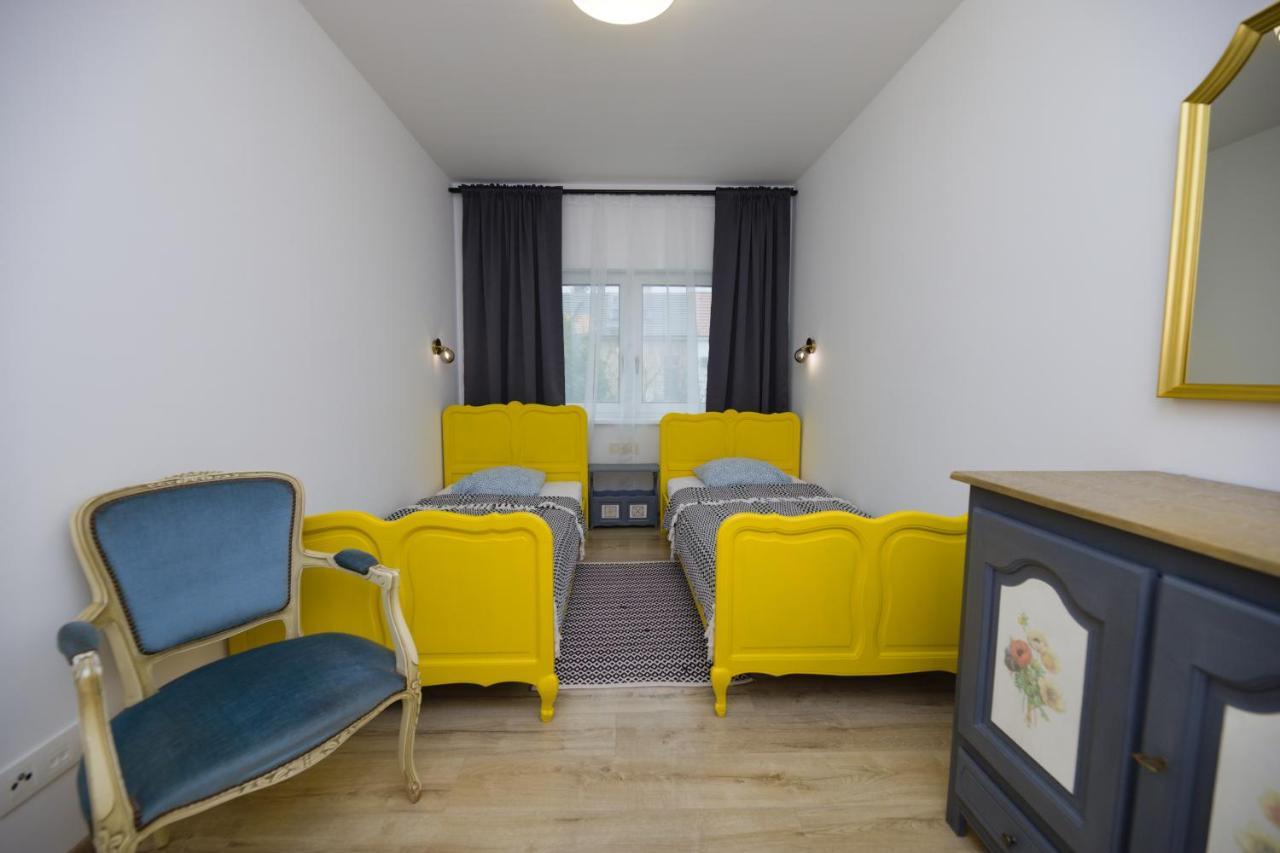 Central Apartment - Folk District Братислава Екстер'єр фото